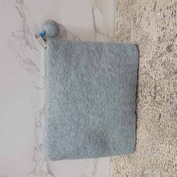 Felted Mermaid coin purse zip bag - Picture 4 of 8